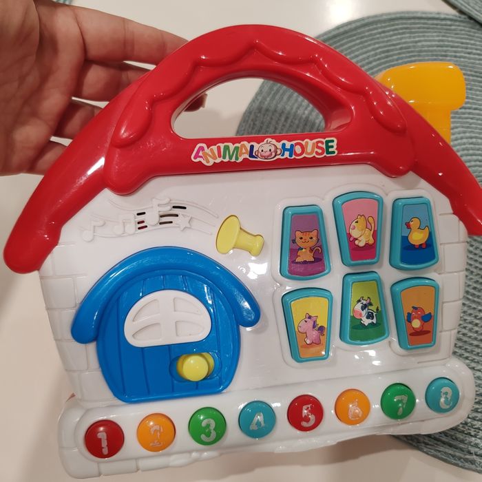 Много интерактивни играчки