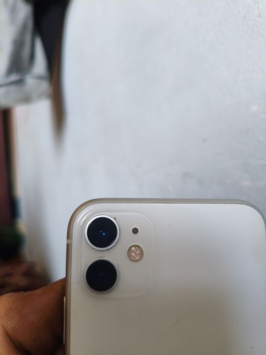 iPhone 11. 128 ГБ 79 yomkst tel rardnoy ochilmagan karopka dakumet yoq