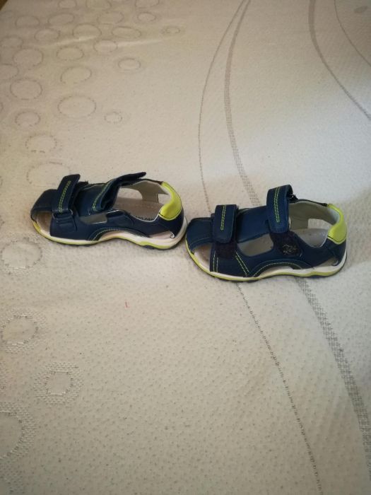 Детски сандали..