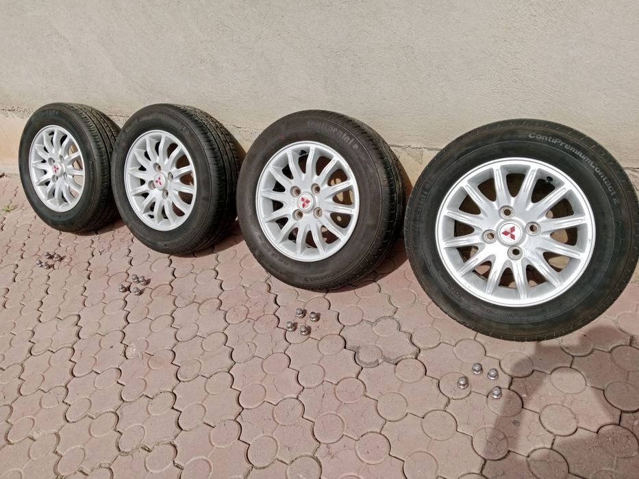 Продам шины с дисками (летние)
