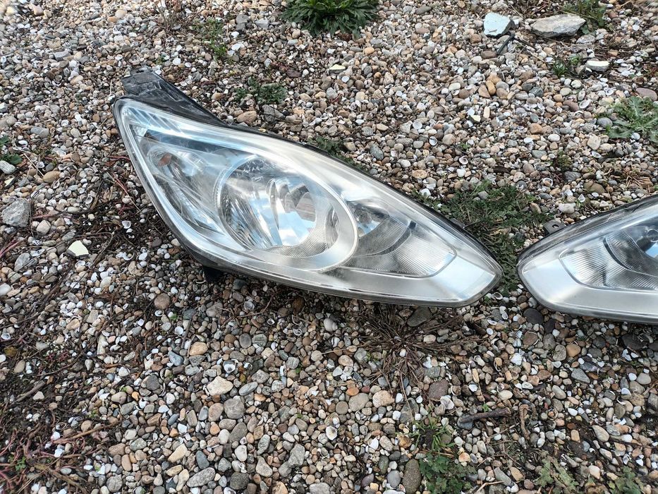 ляв и десен фар за форд Ц - макс II 2010 + FORD C - MAX II