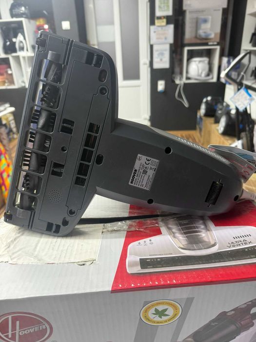 Aspirator antiacarieni pentru saltele și tapițerie Hoover Ultra Vortex