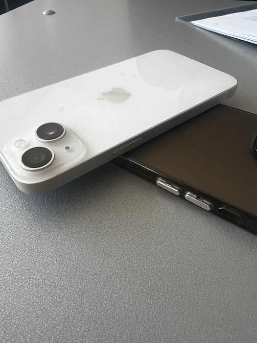 Продавам iPhone 14 128Gb Бял