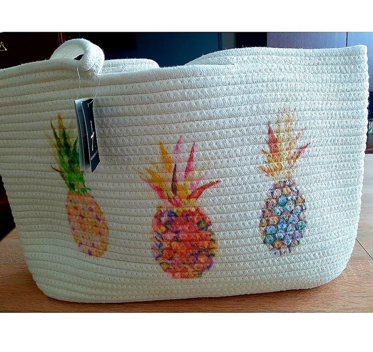 Оригинални и  ефектниобувки,със сребррист брокат, като нови и ефектна