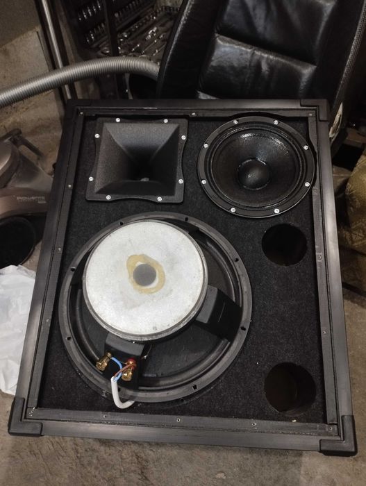 Комплект 3 лентови тонколони+стъпало