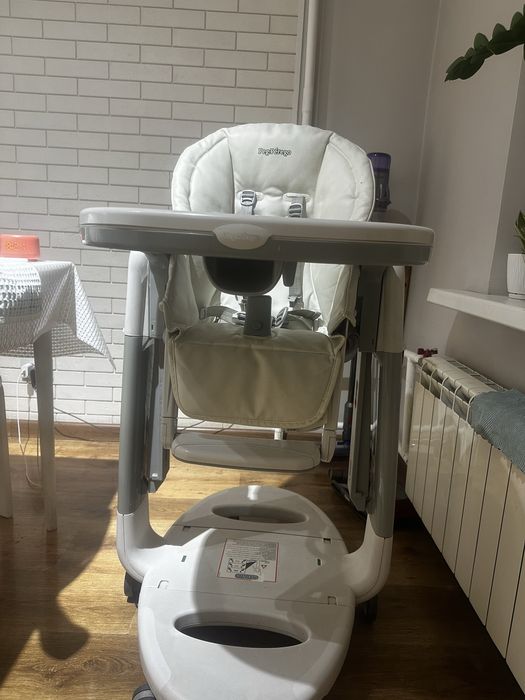 Десткий столик для приема пищи!