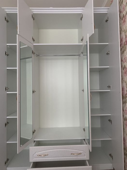 Шкаф/Шифоньер