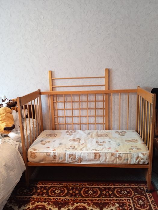 Детская кроватка