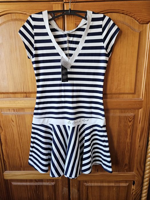 Лятна рокля на Avin, нова с етикет