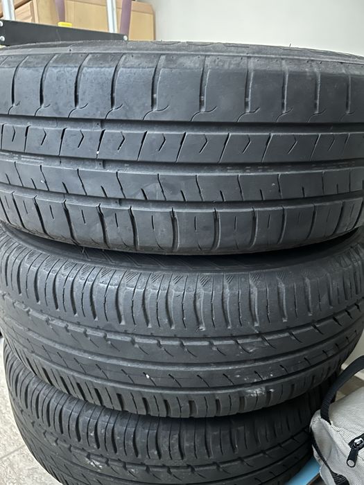 Продавам 80 евро, 3 броя. 195/65R15/91H. Варна