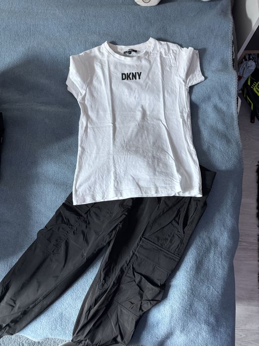 Тениска DKNY, ZARA