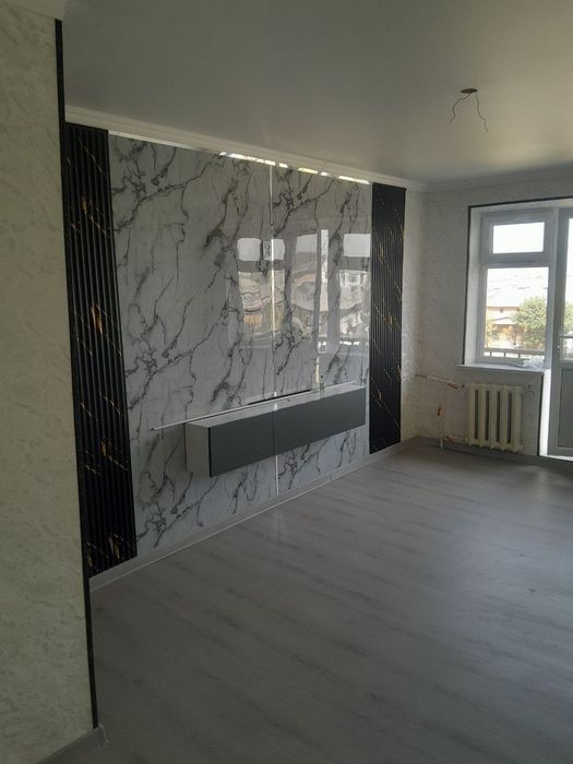 1 xonali kvartira sotiladi 4 qavatda kitve 7 dom