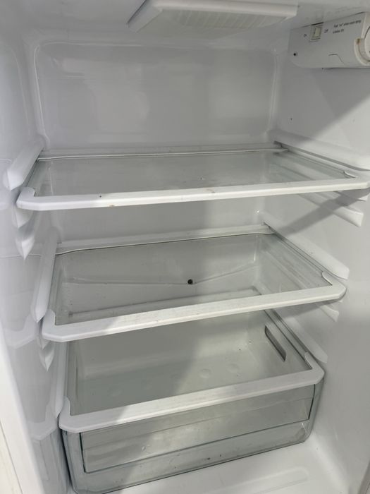 Холодильник марка Samsung