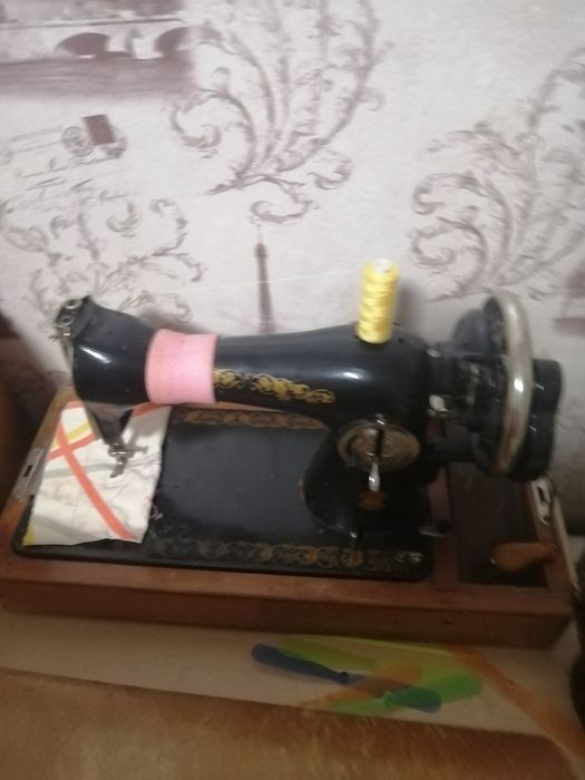 Швейная машинка ручная