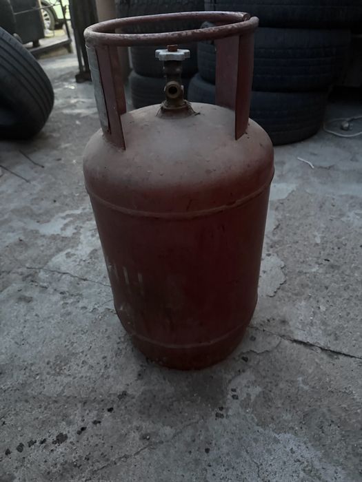 Продам газ балон винтовой .