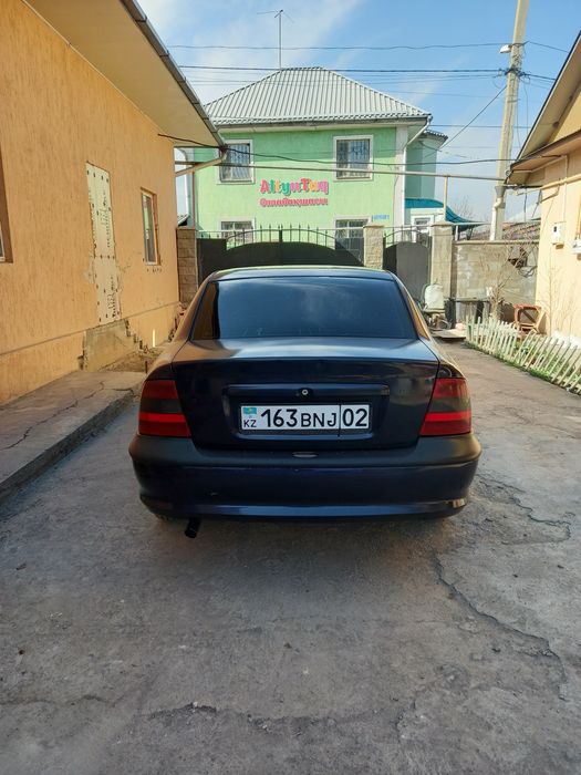 Срочно продам вектра Б