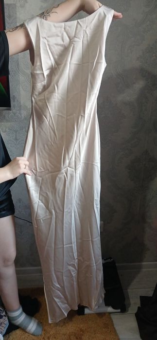 Продам новое платье