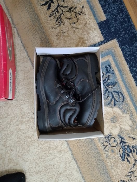 Зимний аяқ киім  сатылады