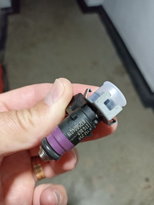 Injectoare renault megane 3,2,clio 1,6 16v 110