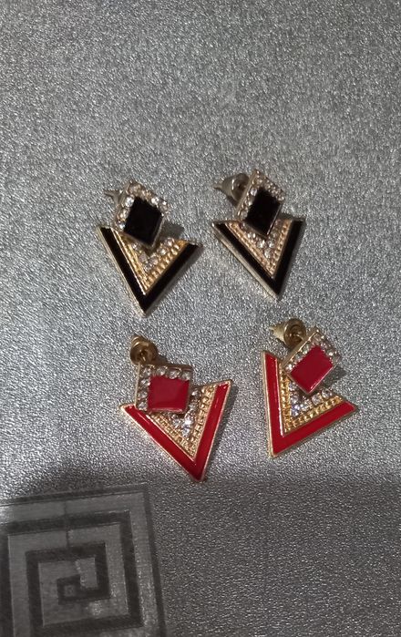 Продам новые серьги.