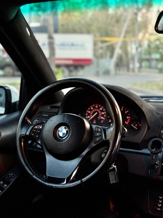 Продам машину BMB X5