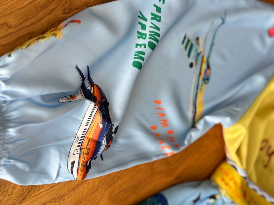 Уникална рокля сатен с колан самолет