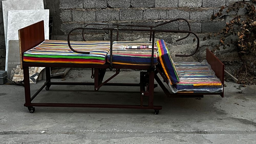 Инвалидная кровать медицинская