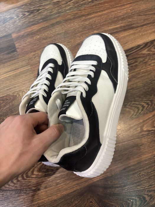 Продам кроссовки