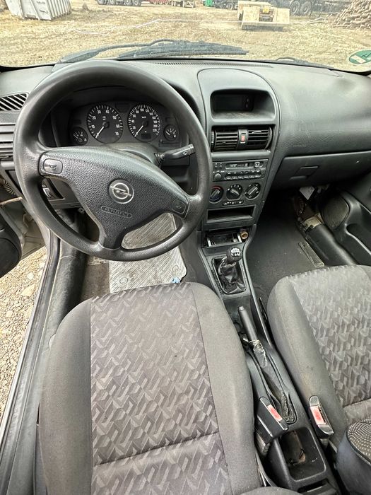 Dezmembrare Opel Astra