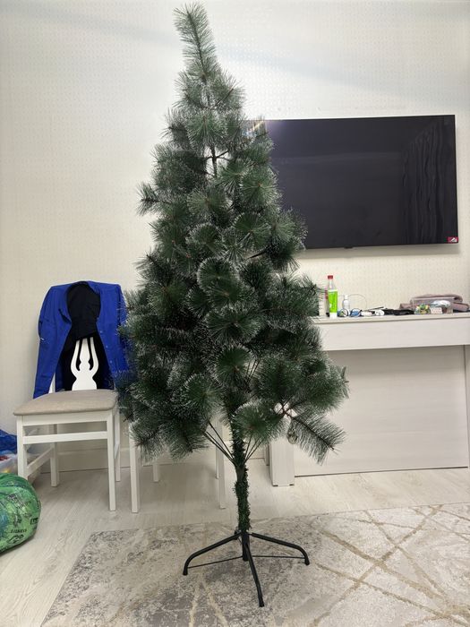 Продам елку в отличном состоянии
