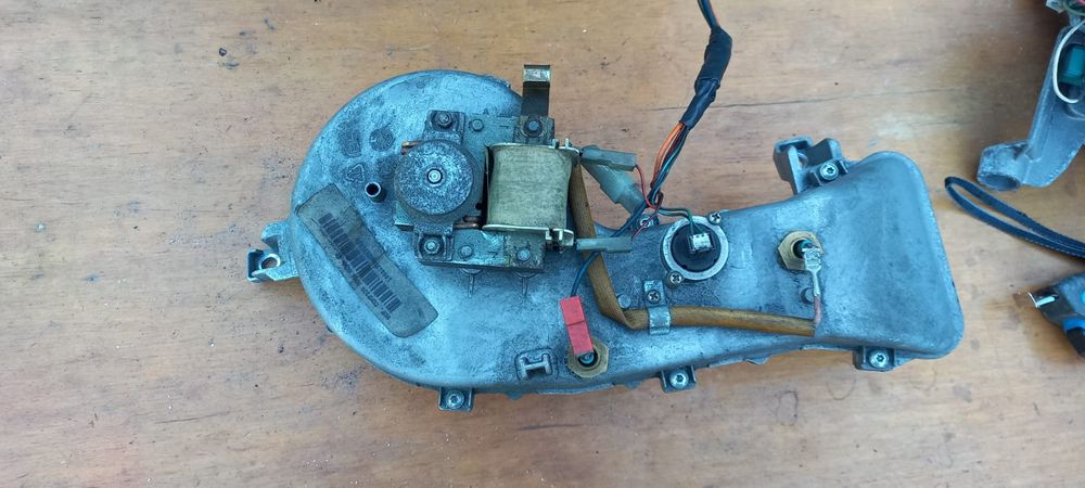 Продам двигатель от стиральной машинки Indesit