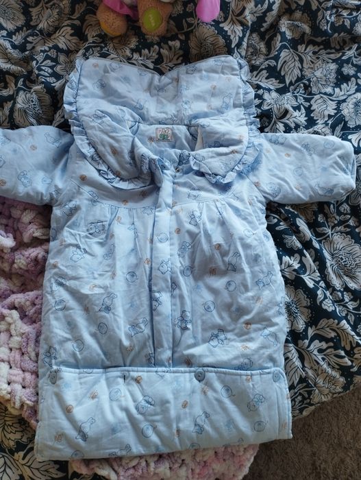 Детски космонавт и чувал