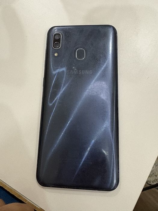 Samsung a 30     32/gb