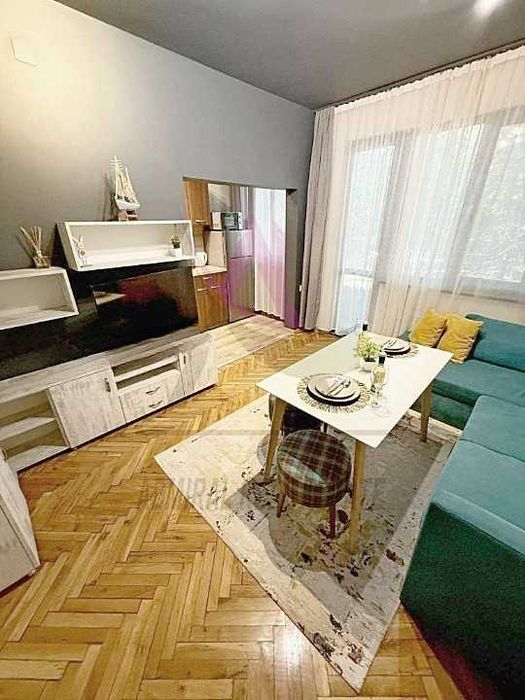 Дава се под наем Двустаен апартамент в Варна, Център - 56 кв.м за 550 € - Снимка #1