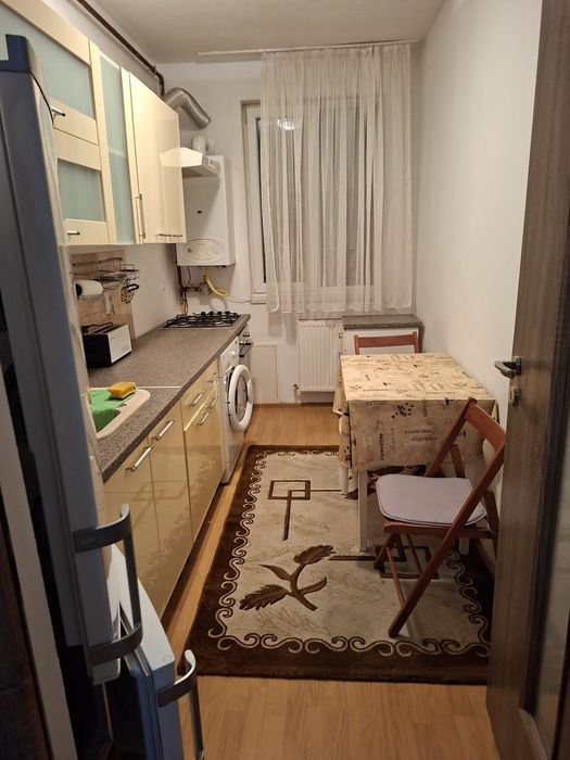 Închiriez apartament cu 1 camera Floresti.