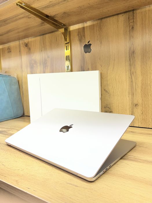 MacBook Air M2 15 inch 8/256 100% 121 sikl