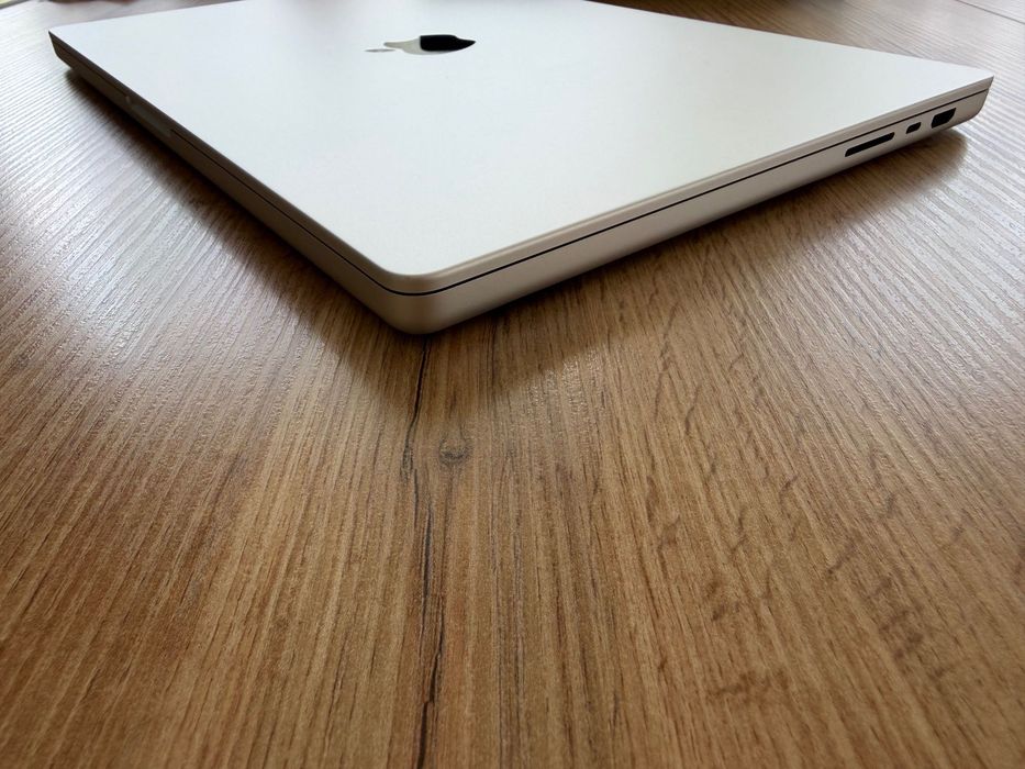 MacBook Pro 16" M4 PRO Chip 14-CPU/20-GPU/48GB RAM/512GB SSD