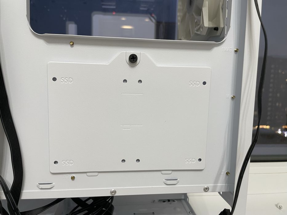 Продается белый  корпус