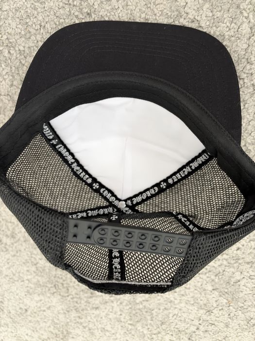 Sapca Chrome Hearts White Kiss