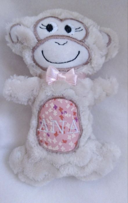 Pluș Maimuțică handmade, personalizabil cu numele bebeluşului