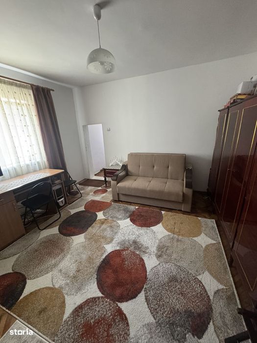 Casa 3 camere Str Penteleu