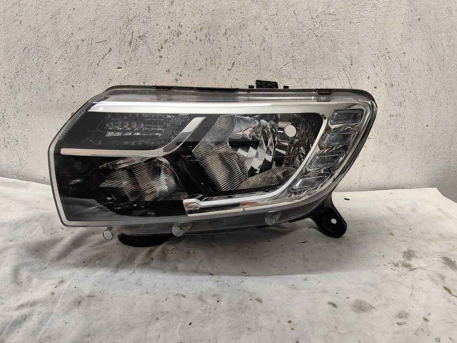 оригинален фар Дачия Сандеро  Dacia Sandero Led