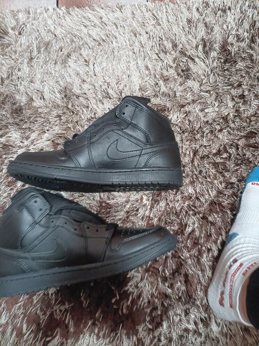 Air Jordan 1 Mid нови