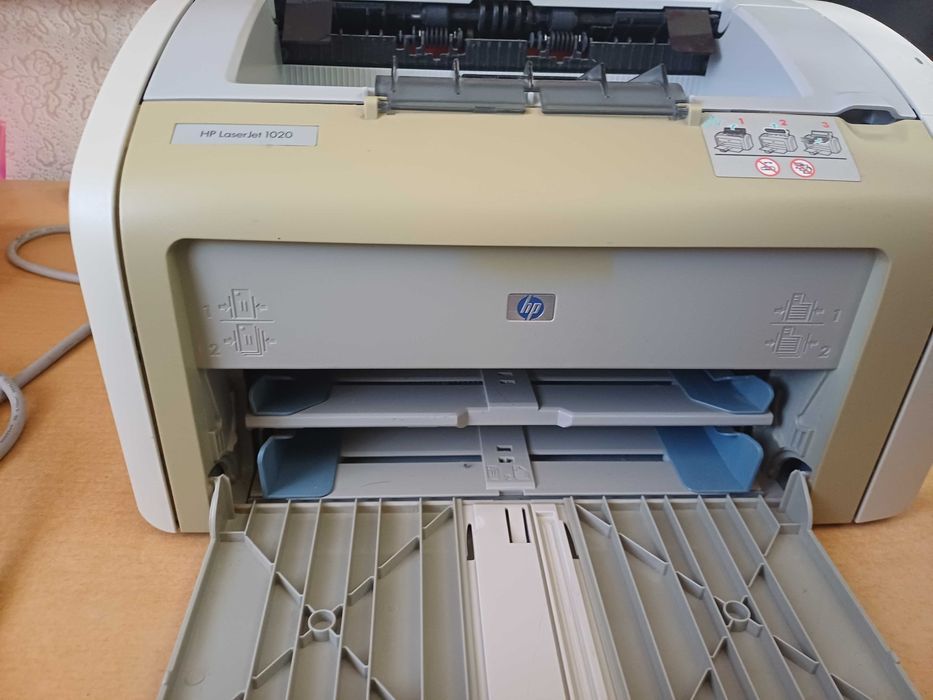 Принтер HP LaserJet 1020