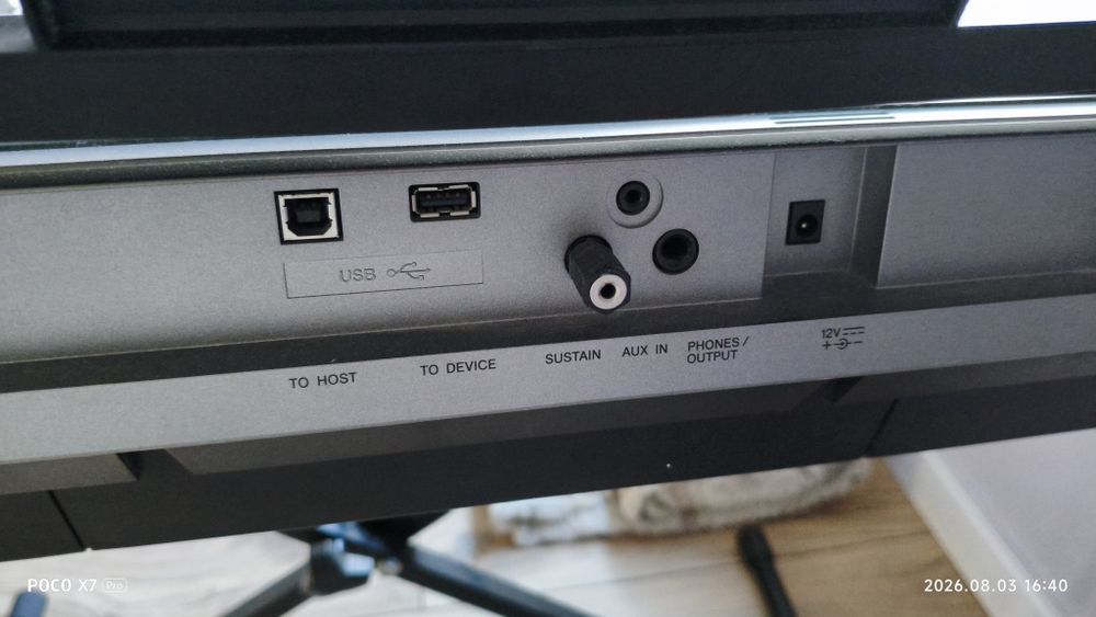 Продам синтезатор PSR-E443