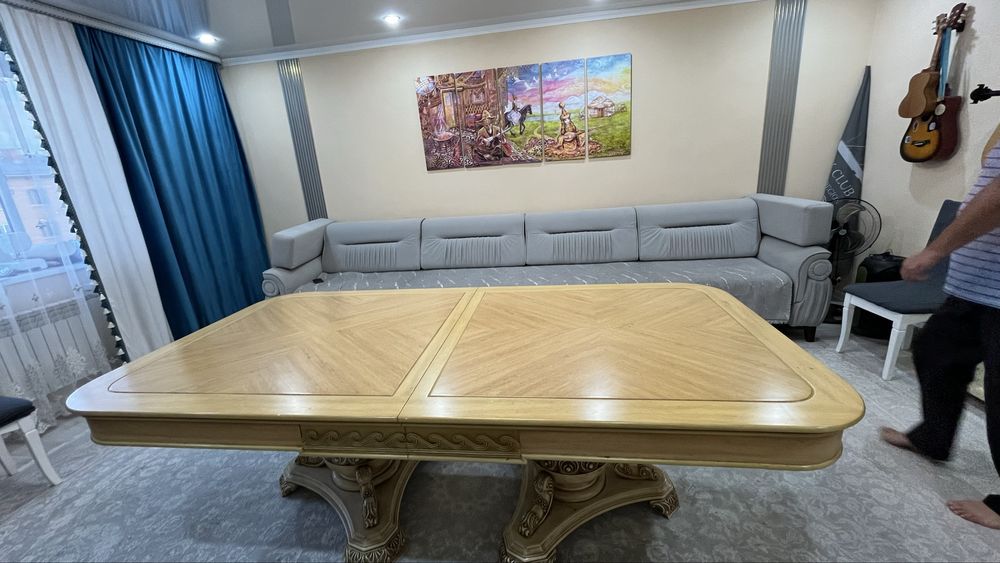 Продается стол