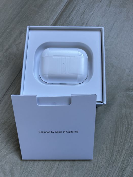 air pods pro 2 noi in cutie