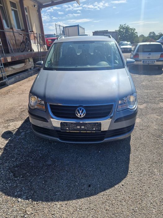 Vând Volkswagen Touran 2009 euro 5  1.4 benzina