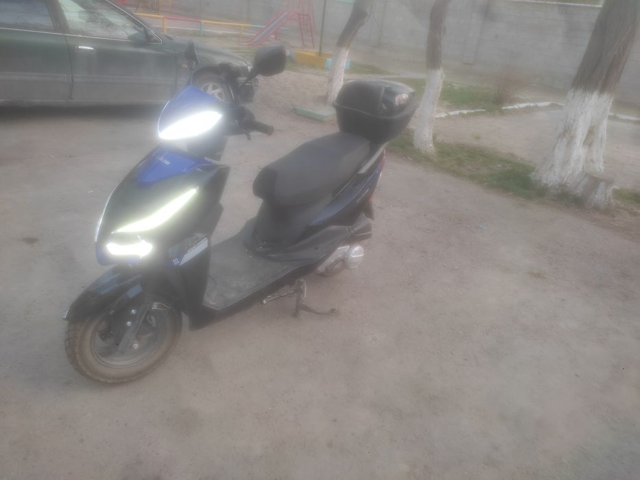 Скутер. М 8.     .