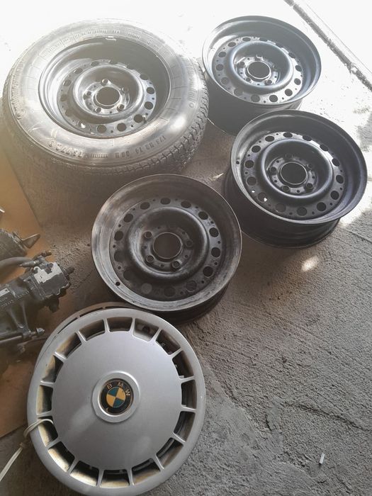 Запчасти на  BMW E28